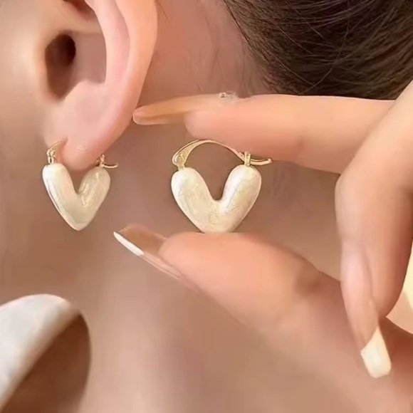 New anthropologie Gold and Cream Heart Earrings - Picture 4 of 12
